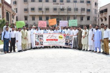 03.VC KMU Prof Dr Arshad Javaid along with students, faculty and Admin Staff Observing Solidarity Day with Kashmiris on Tuesday 5 August 2019 (Custom)1571108289.JPG